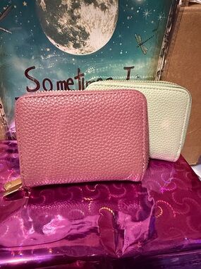 Pebbled Mini Wallet – Cute Compact Card & Coin Holder
